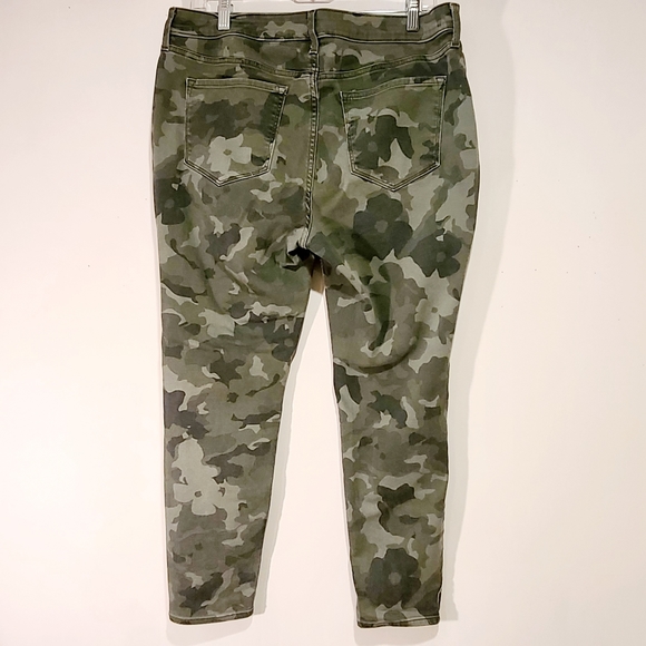 Old Navy Camo Rockstar Super Skinny 16P Jeans - Picture 10 of 10